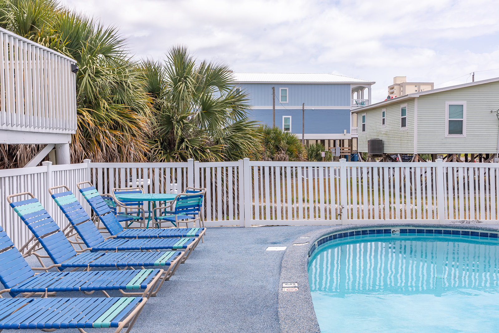 Shared pool and pool deck at The Nauti Mermaid